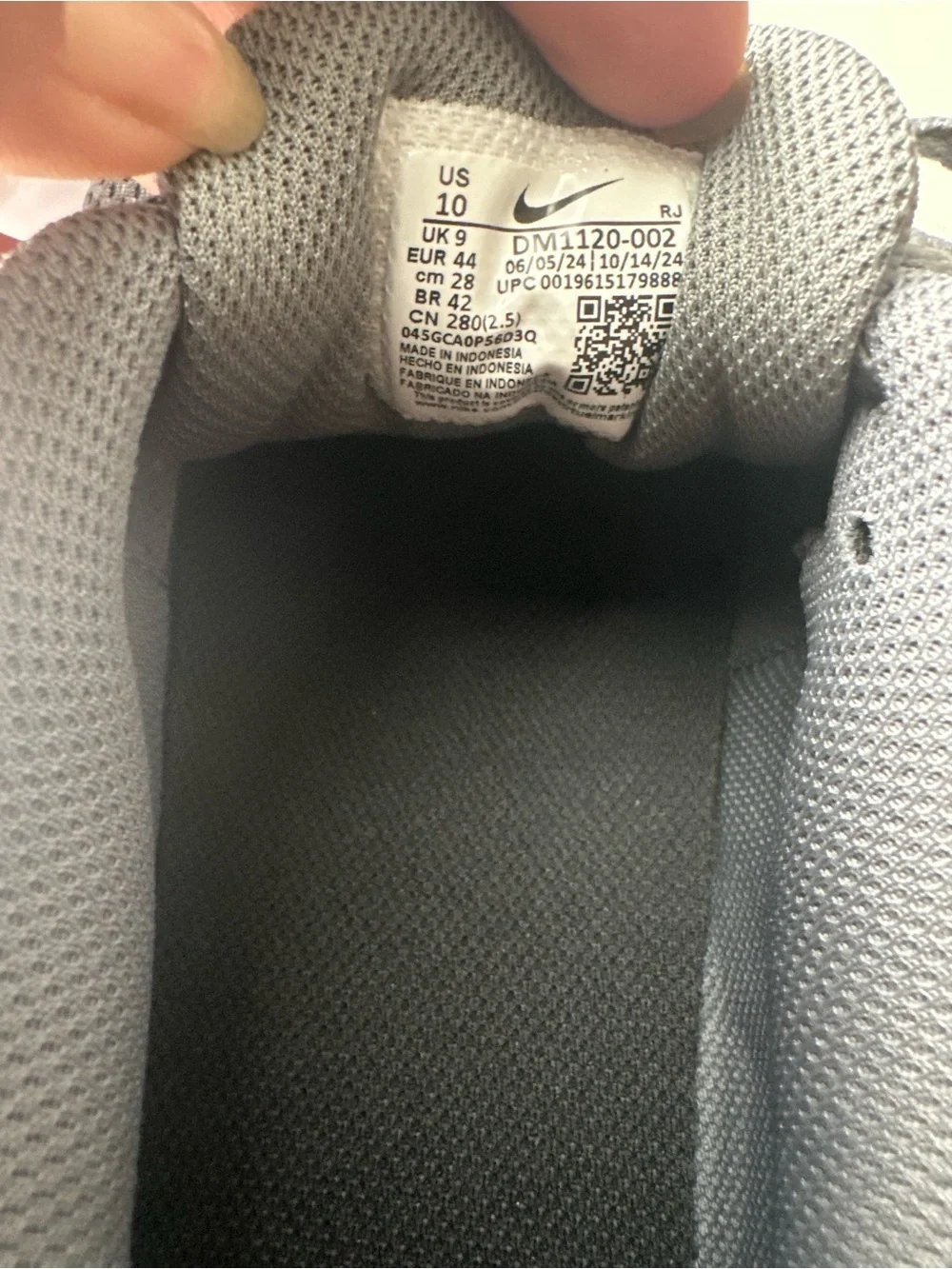Nike Grey Mesh Athletic Sneakers - Grey/White